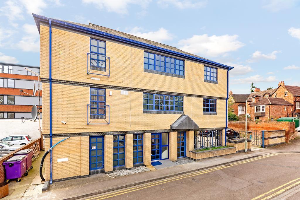 Book Today At Metro Serviced Apartments Bedford - Metro House ,Free Wifi Екстериор снимка